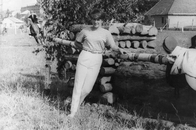 61.Jul - Spišská Nová Ves · Eva Kendeova (horses, log fence)