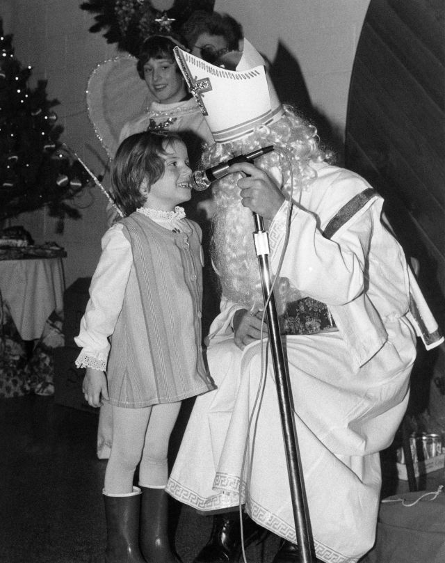 77.Dec.5 - Burlington · Alica & Karol Dusil (Mikuláš)