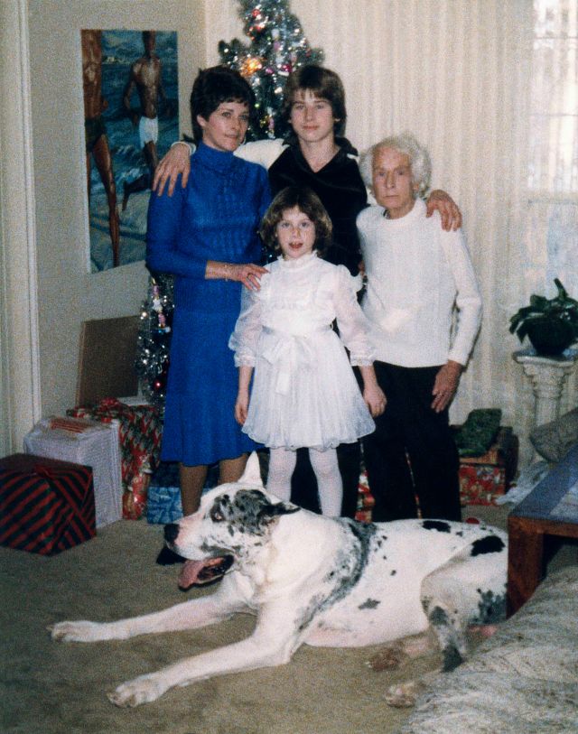 81.Dec.24 - Burlington · Eva, Cezar, Alica, Gabriel Dusil, Valeria Kendeova (christmas)