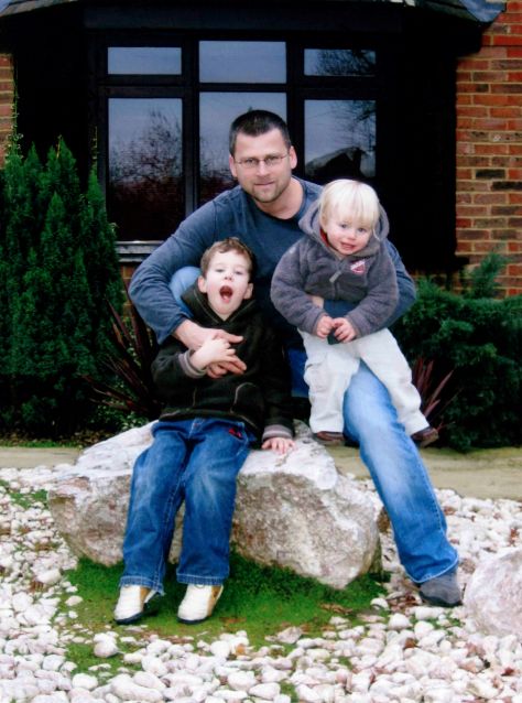 06.Dec - Woking · Matias, Gabriel & Lucas Dusil (Ivylea rock garden)